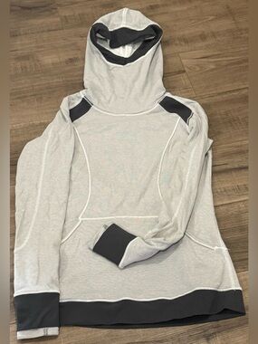 Lululemon Base Runner Hoodie | Size 8 | Gray/White Stripe | EUC